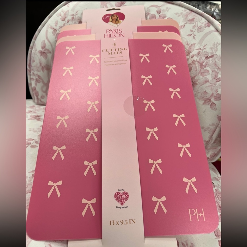 Paris Hilton Pink BOW Cutting Mats